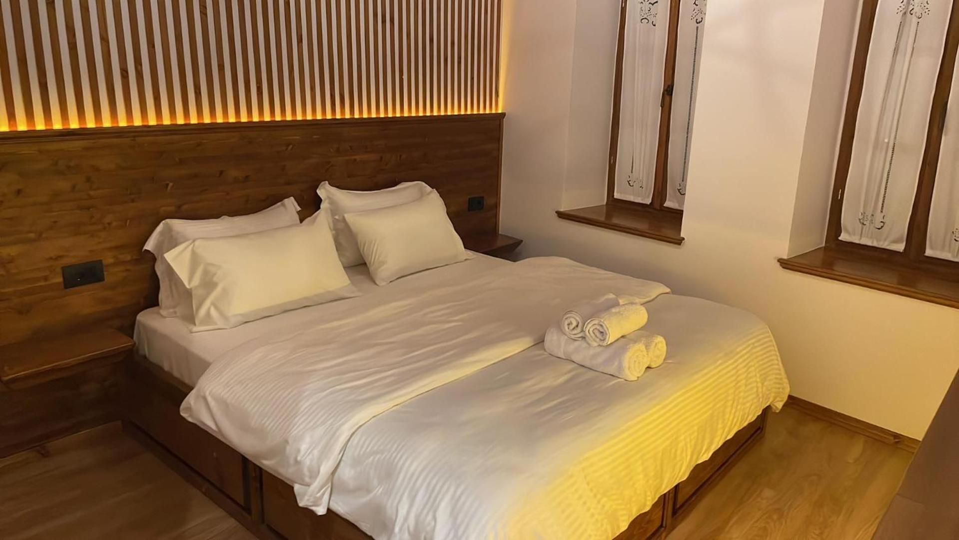 Grey Stone Hotel จีโรคาสเตอร์ ภายนอก รูปภาพ