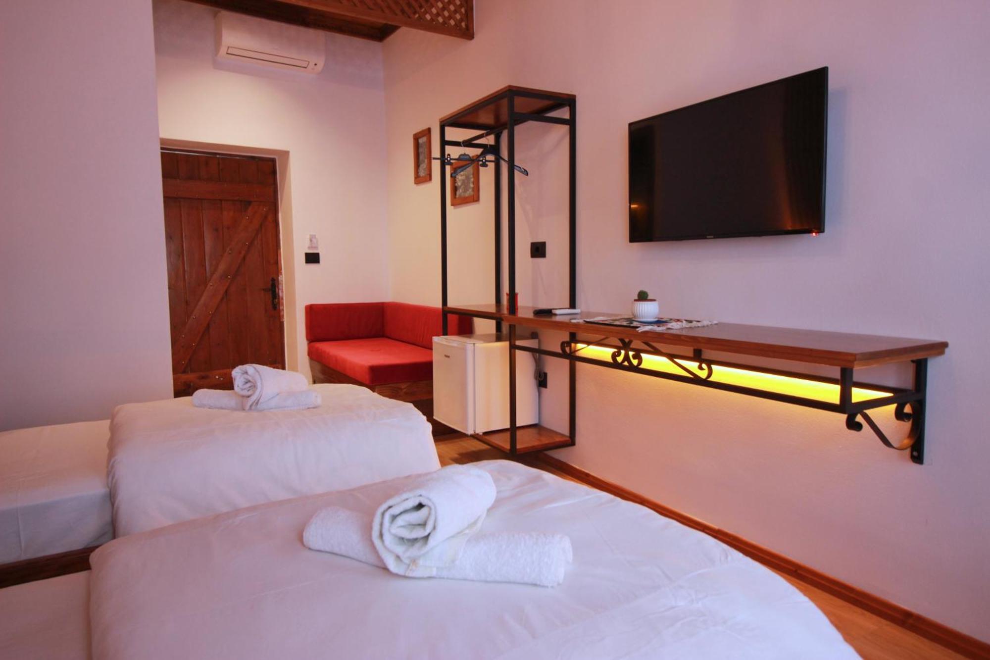Grey Stone Hotel จีโรคาสเตอร์ ภายนอก รูปภาพ