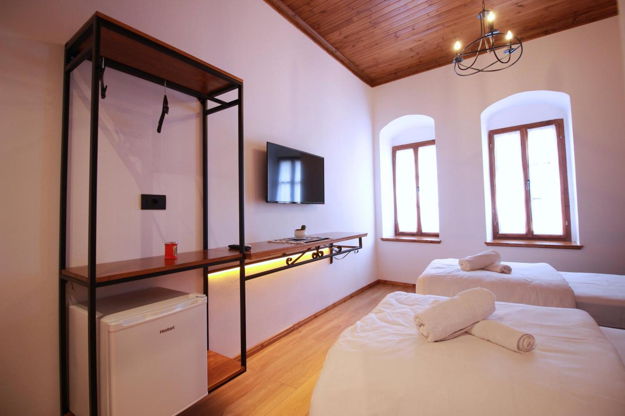 Grey Stone Hotel จีโรคาสเตอร์ ภายนอก รูปภาพ