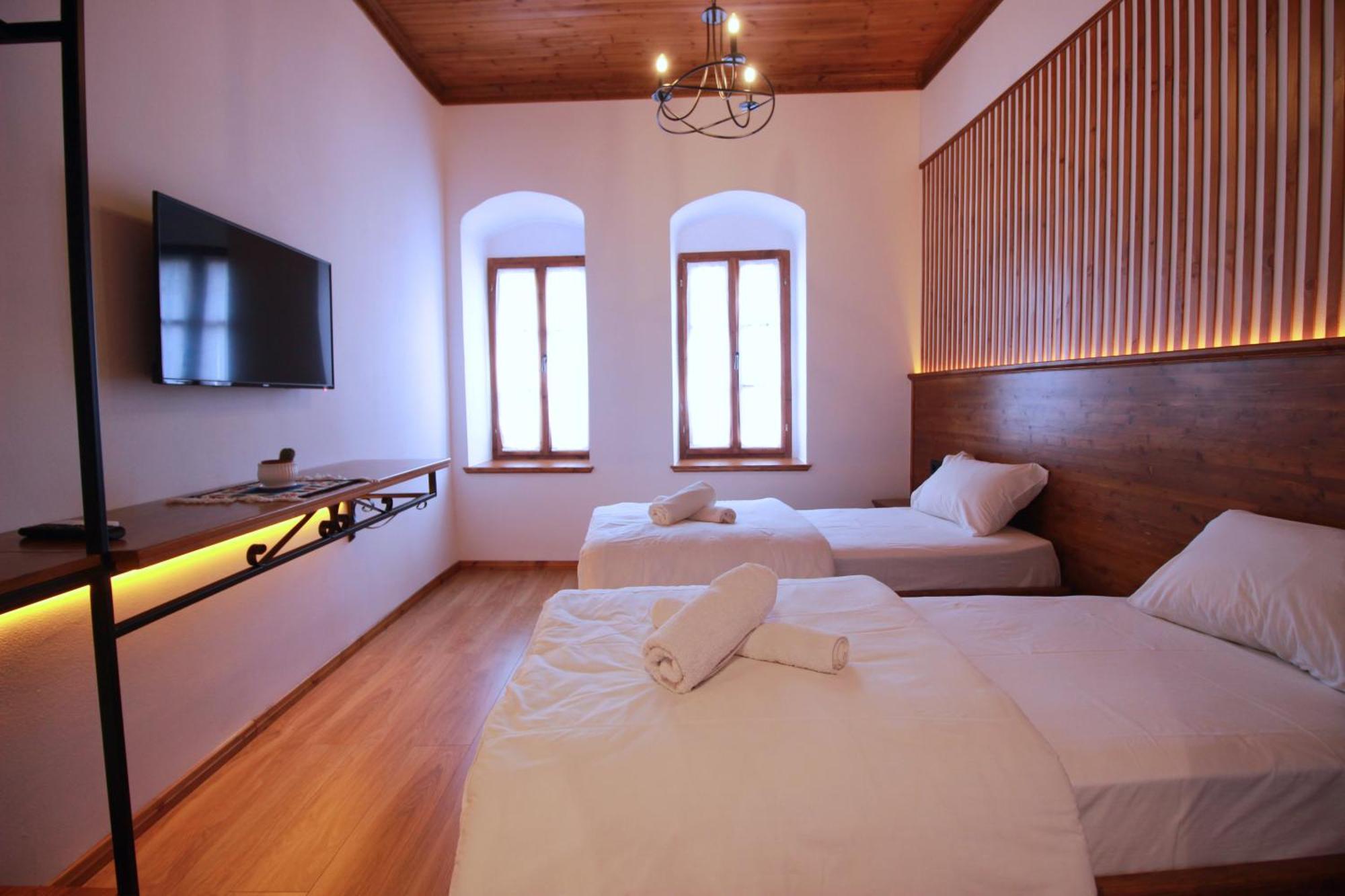 Grey Stone Hotel จีโรคาสเตอร์ ภายนอก รูปภาพ