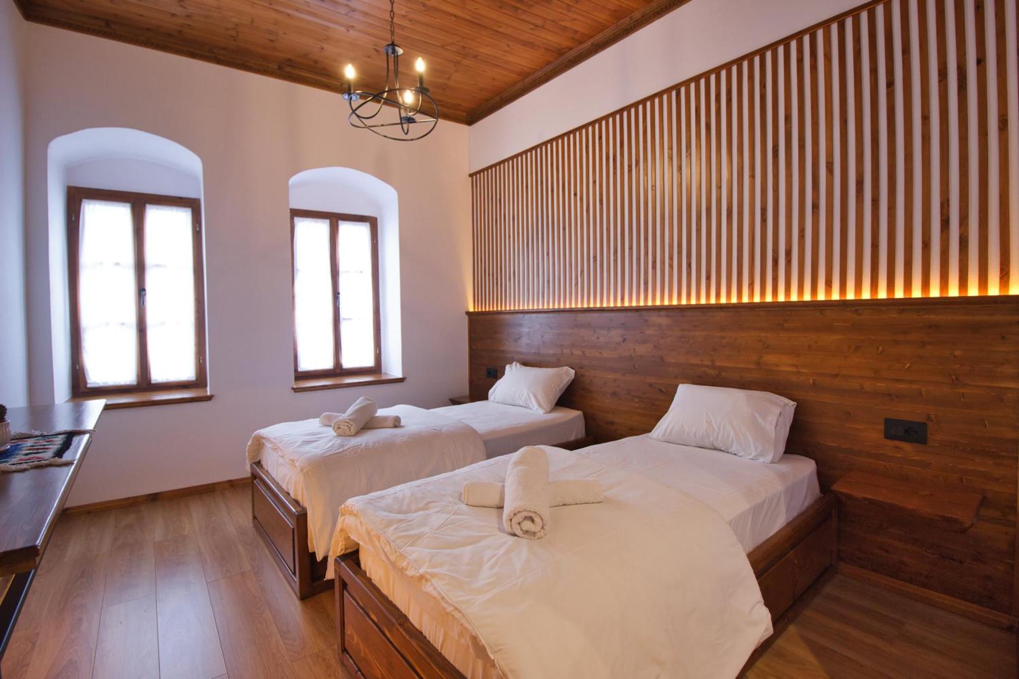 Grey Stone Hotel จีโรคาสเตอร์ ภายนอก รูปภาพ